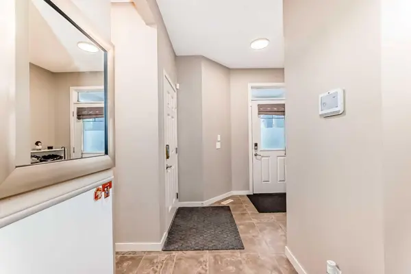 109 New Brighton PARK SE, Calgary, AB T2Z 1B2