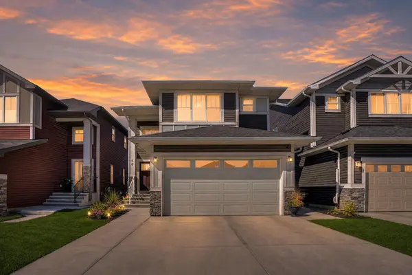50 Saddlestone PL NE, Calgary, AB T3J 0Z6