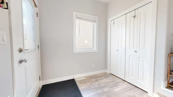9517 113 AVE, Clairmont, AB T8X 0T2