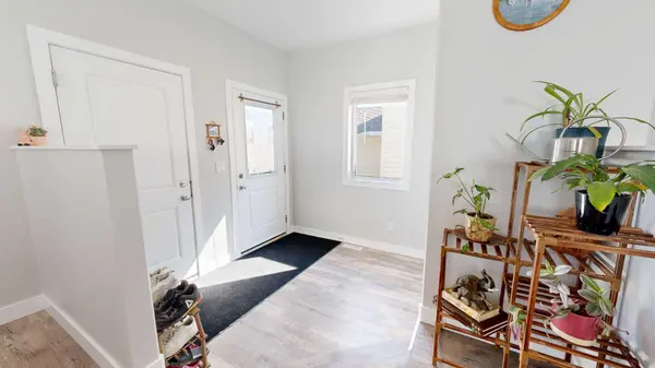 9517 113 AVE, Clairmont, AB T8X 0T2
