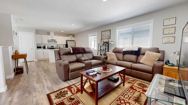9517 113 AVE, Clairmont, AB T8X 0T2
