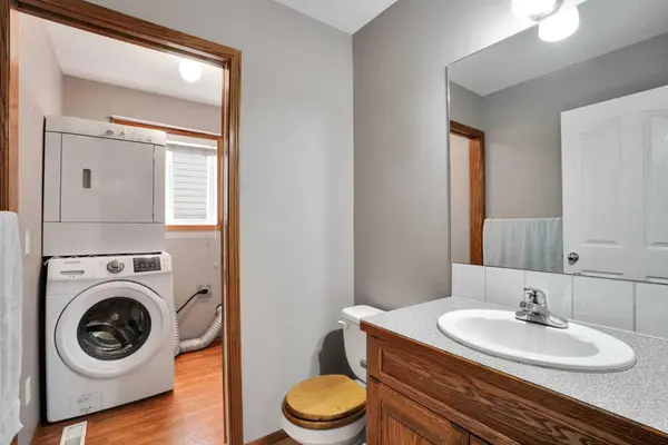 49 Saddletree Close NE, Calgary, AB T3J5H9