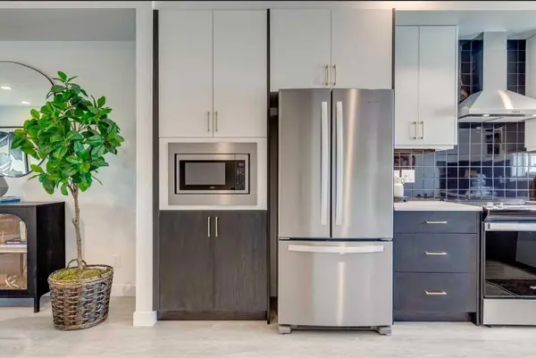 8235 8 AVE SW #414, Calgary, AB T3H 6H2