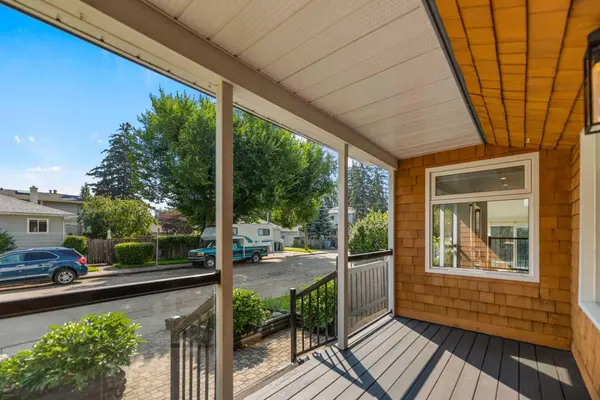 2801 7 AVE NW, Calgary, AB T2N 1B1