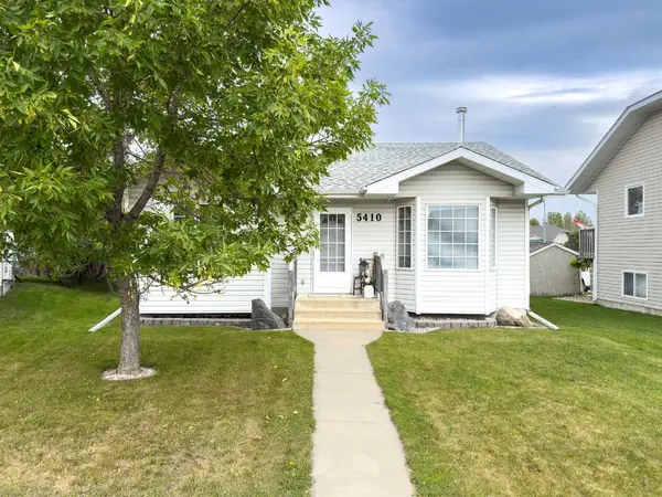 5410 61 Avenue Close, Rocky Mountain House, AB T4T 1N8