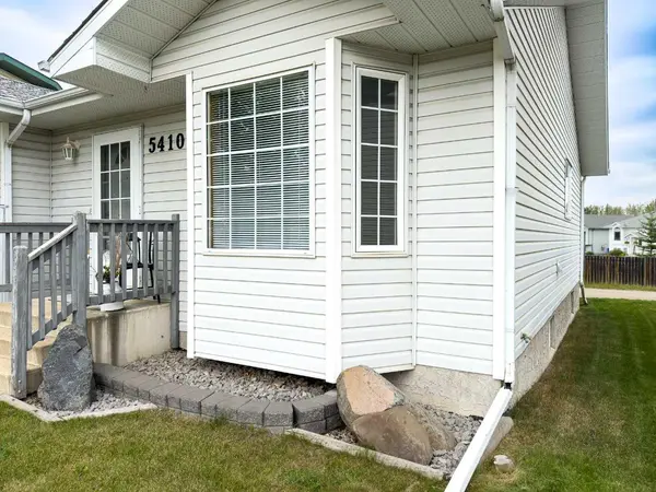 5410 61 Avenue Close, Rocky Mountain House, AB T4T 1N8