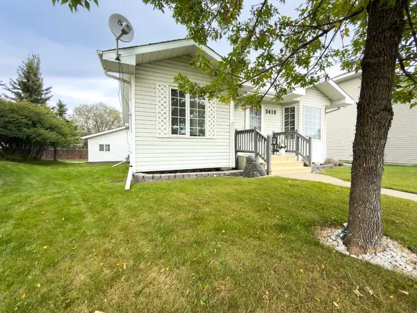 5410 61 Avenue Close, Rocky Mountain House, AB T4T 1N8