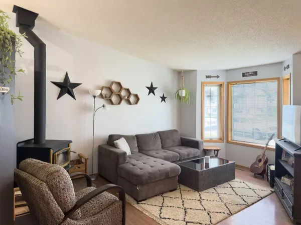 5410 61 Avenue Close, Rocky Mountain House, AB T4T 1N8