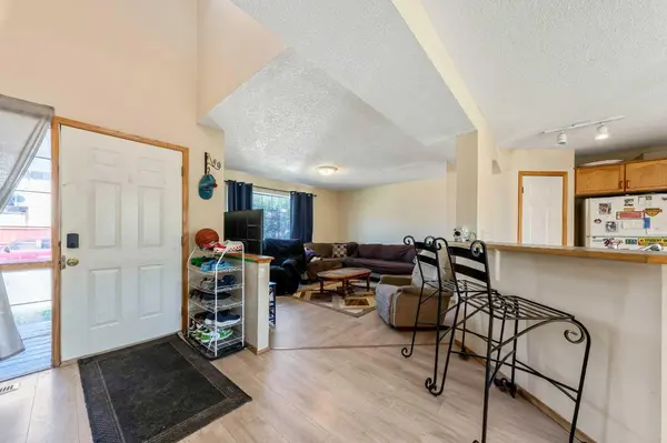 184 Erin Meadow WAY SE, Calgary, AB T2B 3P6