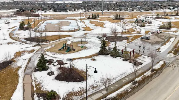 49 Lowden Close, Red Deer, AB T4R 0R9