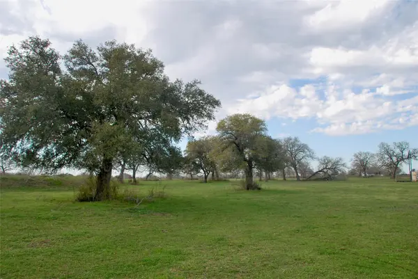 15220 N State Highway 95, Flatonia, TX 78941