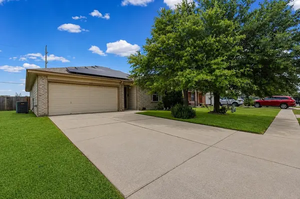 120 Holland ST, Hutto, TX 78634