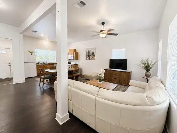 907 E 3rd ST, Austin, TX 78702