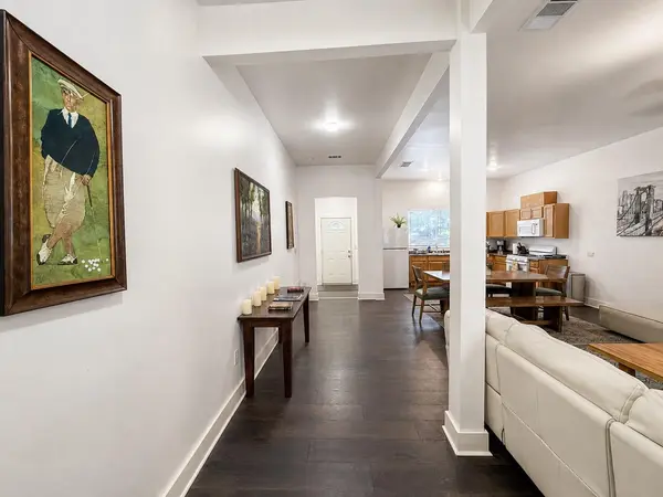 907 E 3rd ST, Austin, TX 78702