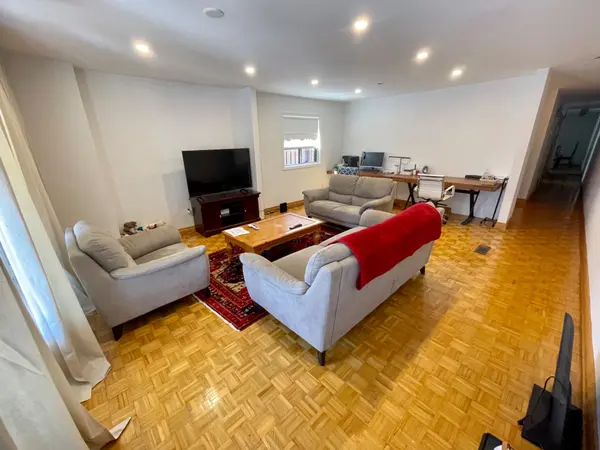 40 Bellevue AVE, Toronto C01, ON M5T 2N4