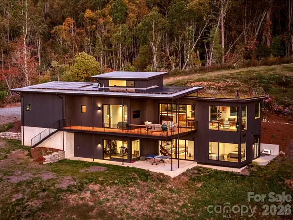 122 Elk Wallow TRL, Asheville, NC 28804