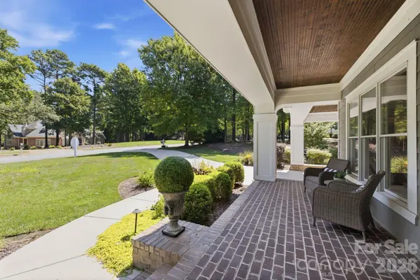 141 Stonewall Beach LN, Mooresville, NC 28117