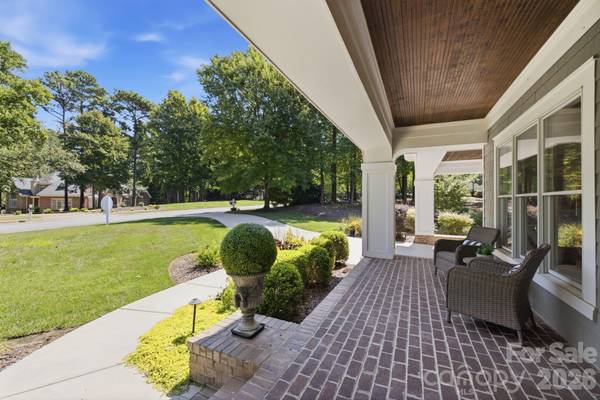 141 Stonewall Beach LN, Mooresville, NC 28117