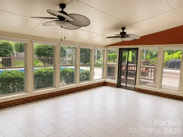 3709 Stoneglen PATH, Charlotte, NC 28269
