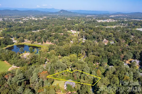 246 Classic Oaks CIR #10, Hendersonville, NC 28792