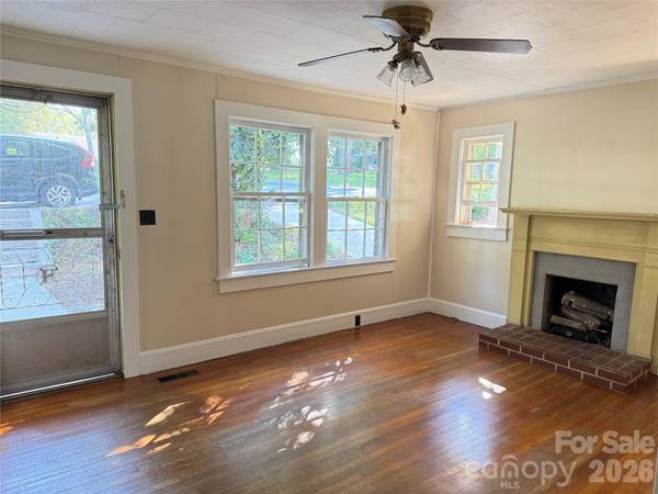 1650 Berkley ST SW, Lenoir, NC 28645