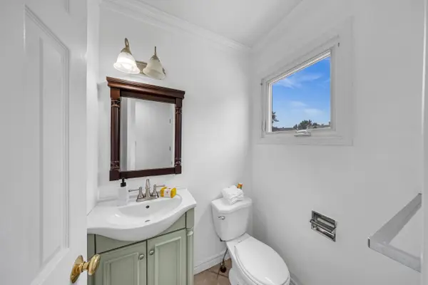 163 Brunswick CT, Oshawa, ON L1H 7R6