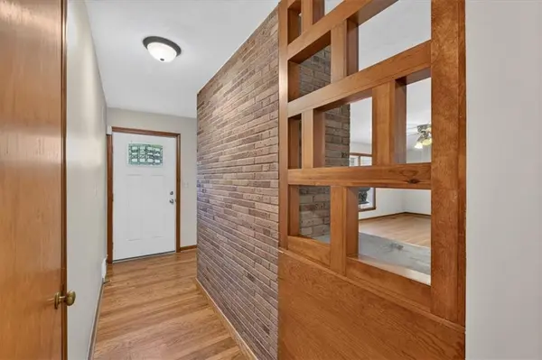 8413 Russell ST, Overland Park, KS 66212