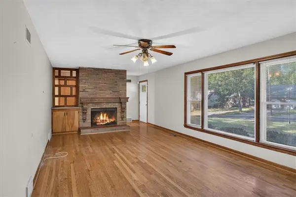 8413 Russell ST, Overland Park, KS 66212