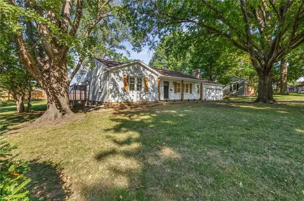 5644 Barkley ST, Mission, KS 66202