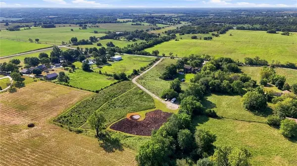 00000 Honey Creek RD, Tonganoxie, KS 66086