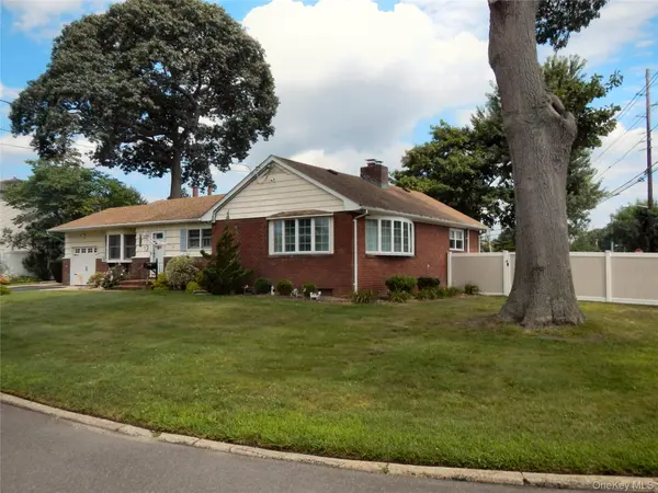 1005 Thompson DR, Bay Shore, NY 11706