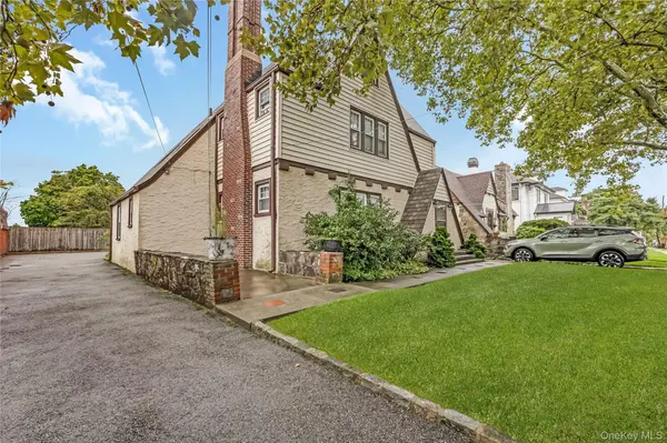 4511 220th PL, Bayside, NY 11361
