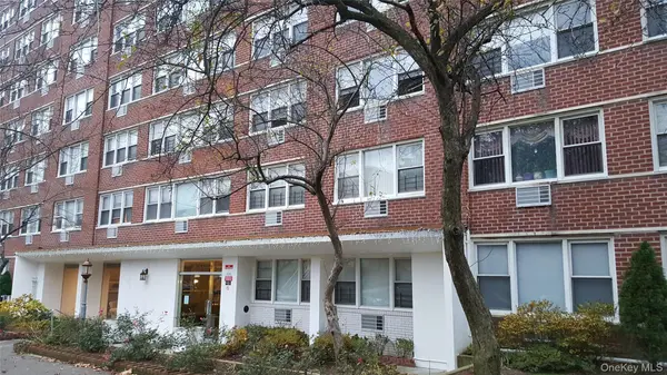 172-70 Highland Avenue #3M, Jamaica Estates, NY 11432