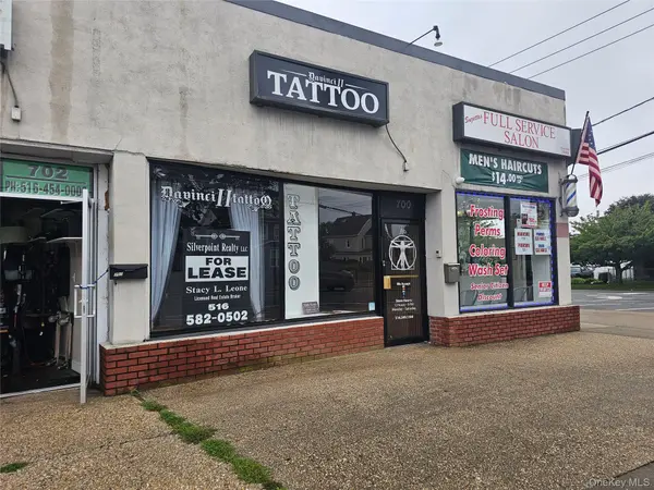 698-706 Main ST, Farmingdale, NY 11735