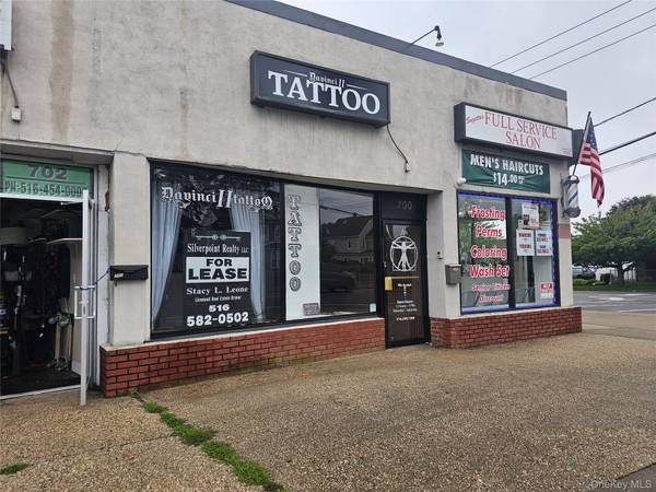 698-706 Main ST, Farmingdale, NY 11735