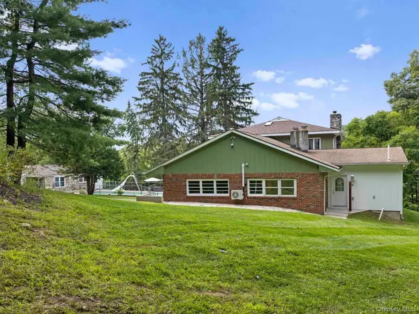 90 New Paltz RD, Highland, NY 12528