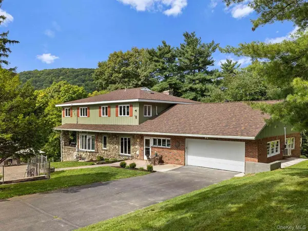 90 New Paltz RD, Highland, NY 12528