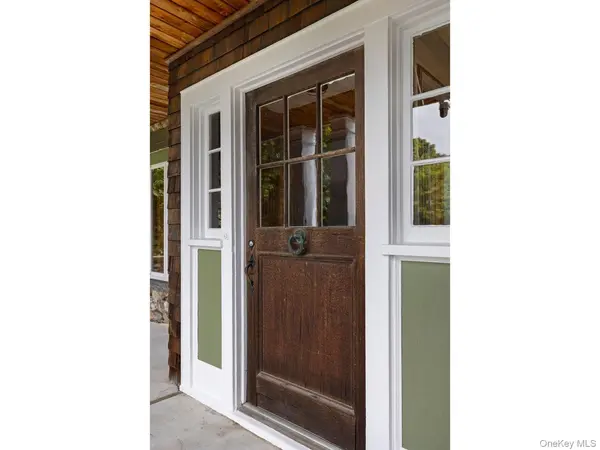 90 New Paltz RD, Highland, NY 12528