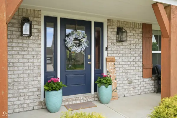 692 Ridge Gate DR, Brownsburg, IN 46112