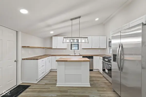 208 N Main ST, Kempton, IN 46049