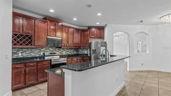 3950 SUNSET LAKE DR, Lakeland, FL 33810