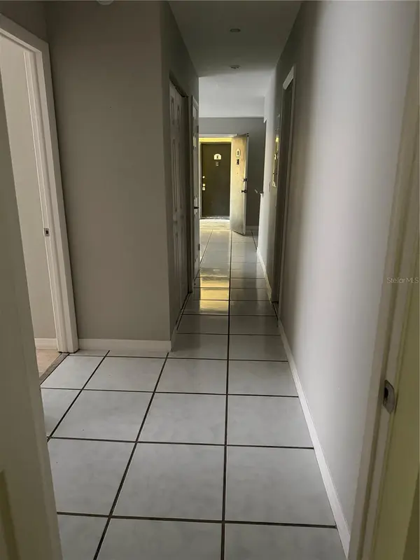 916 LAKE DESTINY RD #H, Altamonte Springs, FL 32714