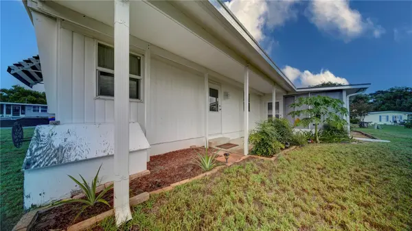 2753 VINDALE RD, Tavares, FL 32778