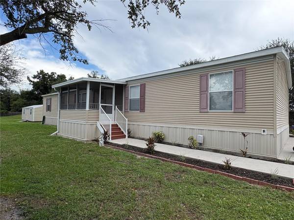 7310 RIVERVIEW DR, Riverview, FL 33578