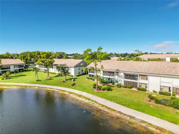 5925 TRAILWINDS DR #925, Fort Myers, FL 33907
