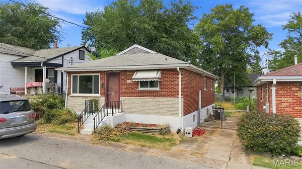 113 E Cartwright AVE, Unincorporated, MO 63125