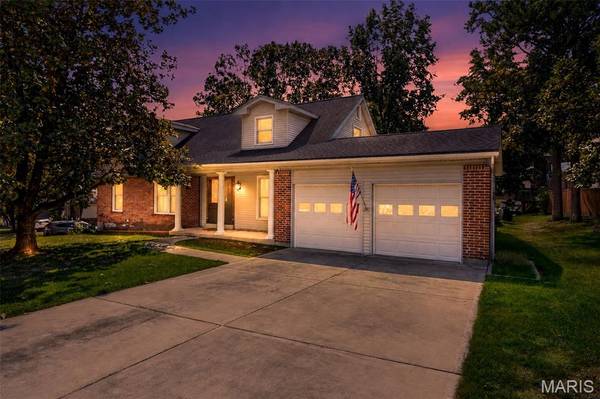804 Dutch Mill DR, Ballwin, MO 63011