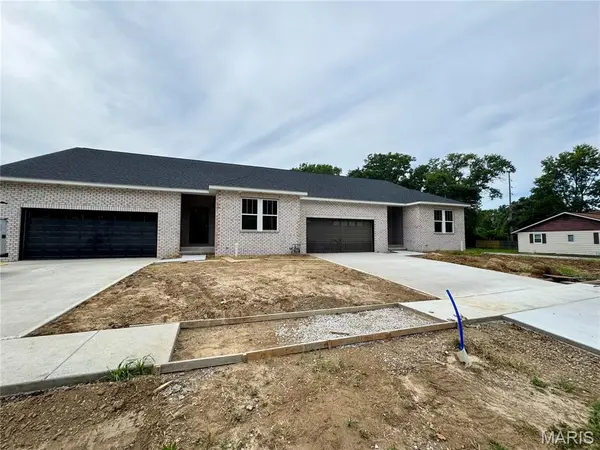 106 S Lawn AVE, O'fallon, IL 62269
