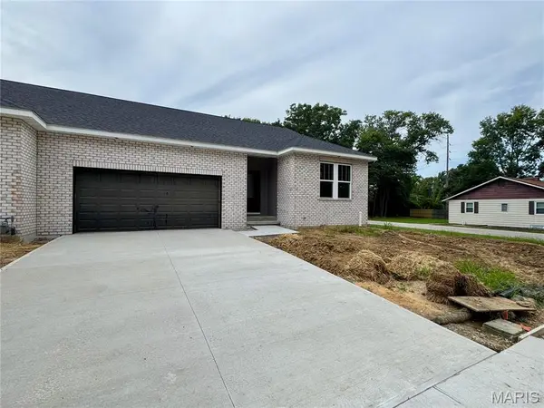 106 S Lawn AVE, O'fallon, IL 62269