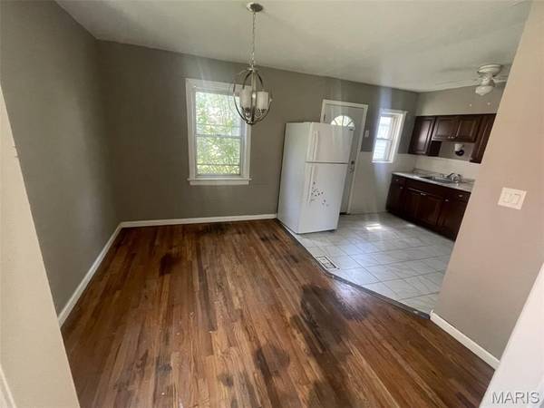 13 Saint Margaret CT, Florissant, MO 63031